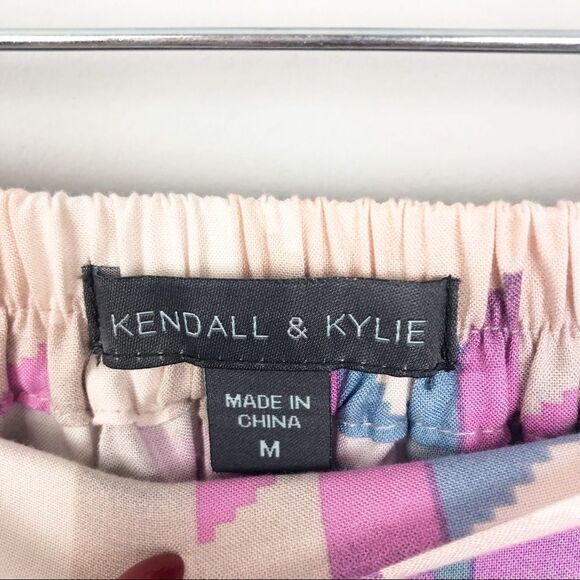 KENDALL & KYLIE | Tribal Shorts Pink Purple Medium - Picture 3 of 5